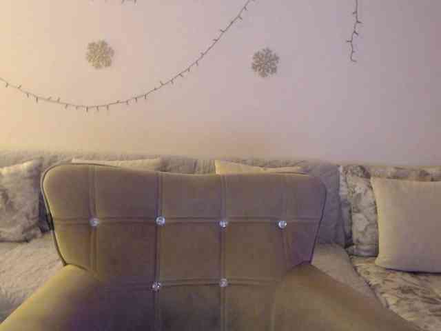 goodSnowQueen webcam