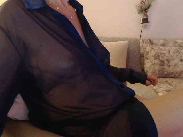 goodSnowQueen webcam