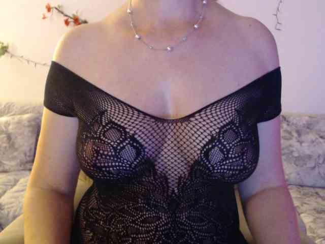 goodSnowQueen webcam