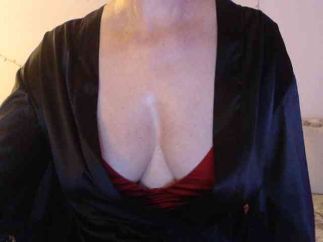 goodSnowQueen webcam