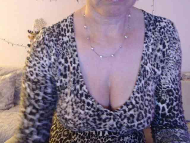 goodSnowQueen webcam