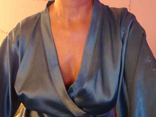 goodSnowQueen webcam