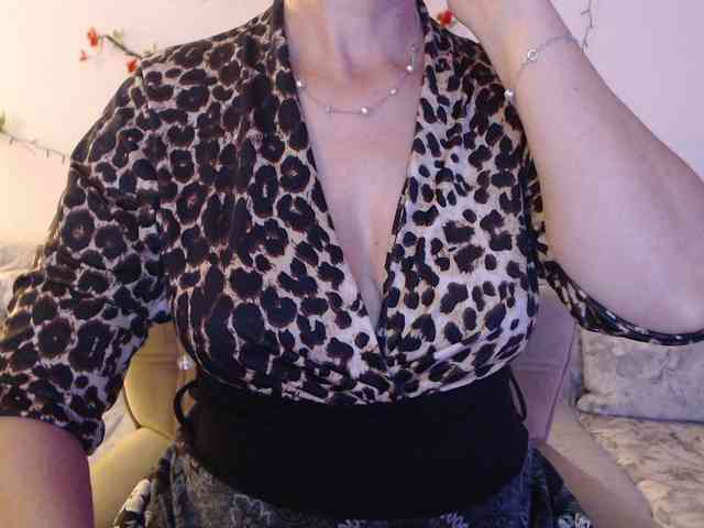 goodSnowQueen webcam