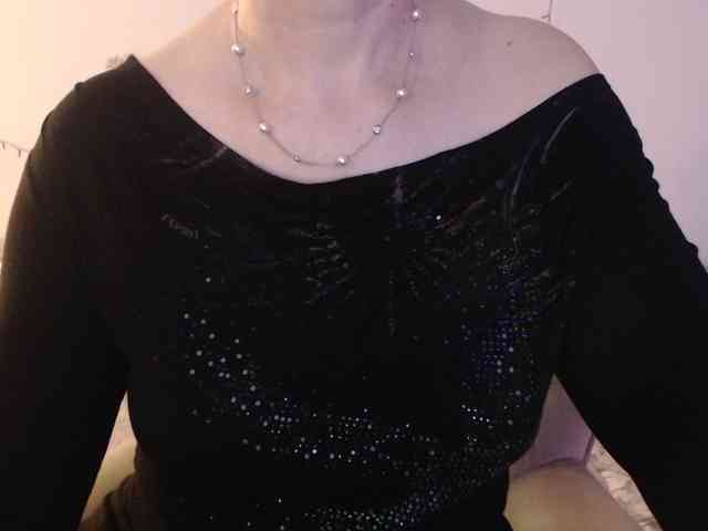 goodSnowQueen webcam