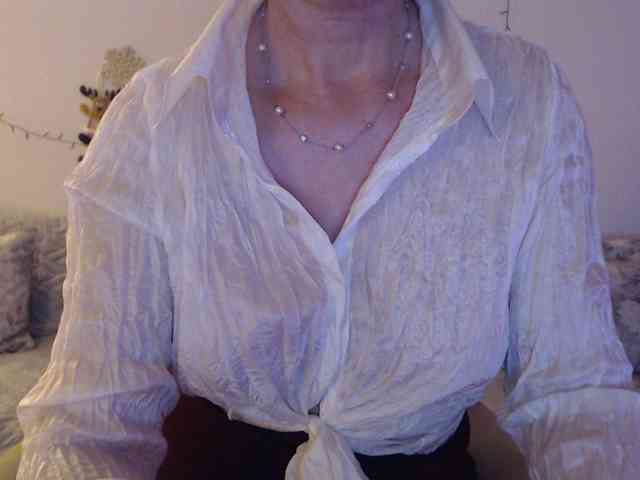 goodSnowQueen webcam