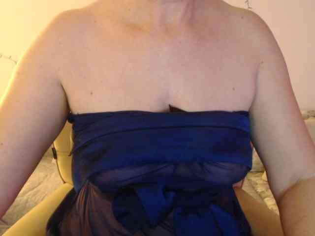 goodSnowQueen webcam