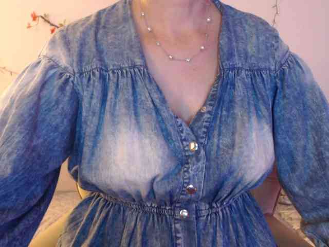 goodSnowQueen webcam