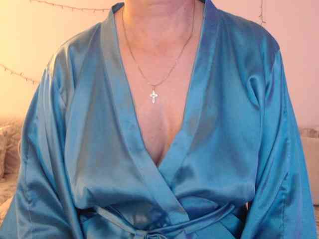 goodSnowQueen goodSnowQueen