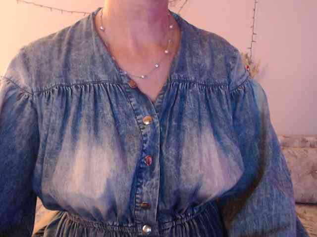 goodSnowQueen webcam