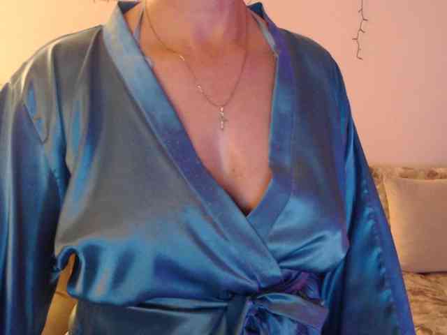 goodSnowQueen webcam