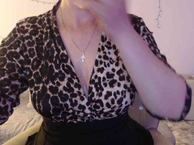 goodSnowQueen webcam