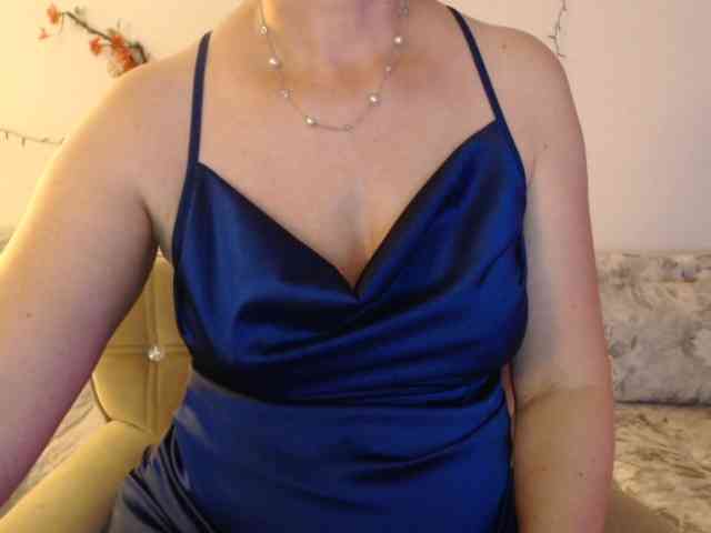 goodSnowQueen webcam