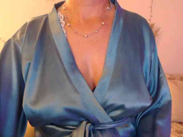 goodSnowQueen webcam