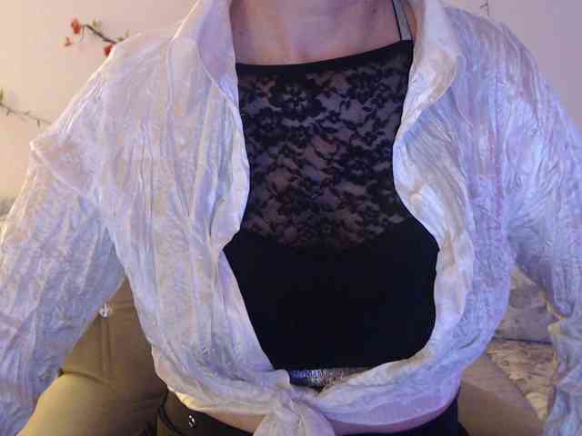 goodSnowQueen webcam