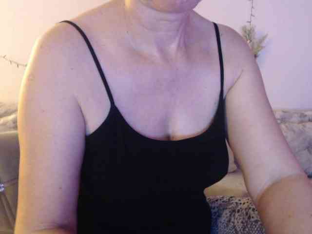 goodSnowQueen webcam