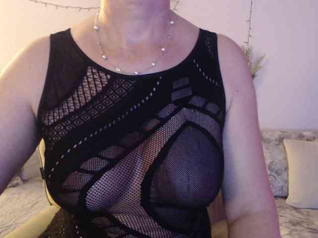 goodSnowQueen webcam