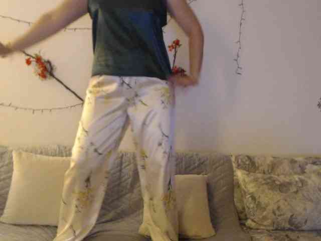 goodSnowQueen webcam