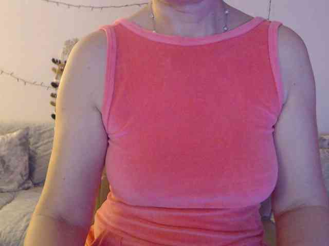 goodSnowQueen webcam