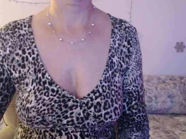 goodSnowQueen webcam