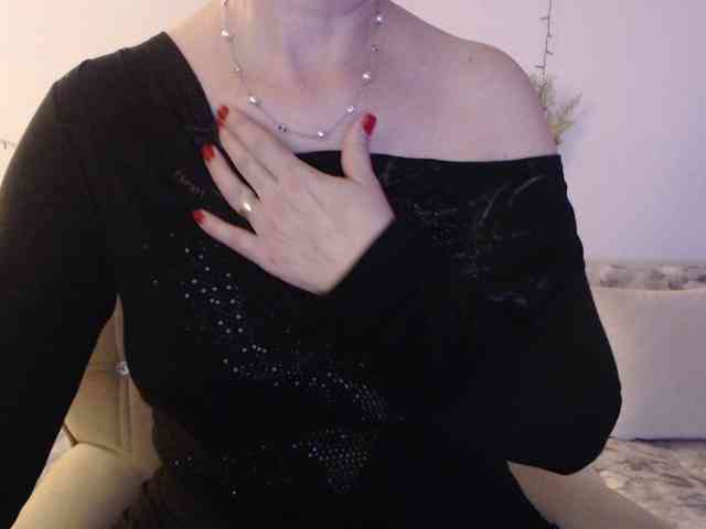 goodSnowQueen webcam