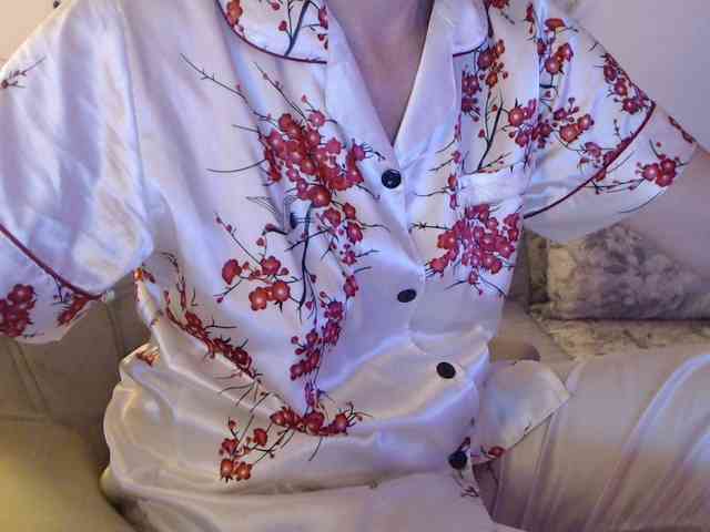 goodSnowQueen webcam