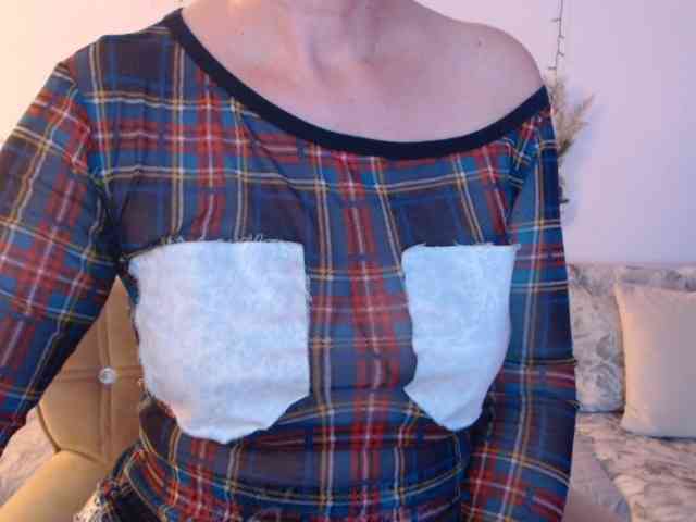 goodSnowQueen webcam