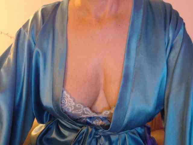 goodSnowQueen goodSnowQueen