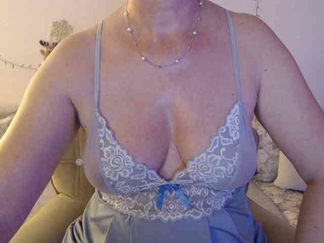 goodSnowQueen webcam