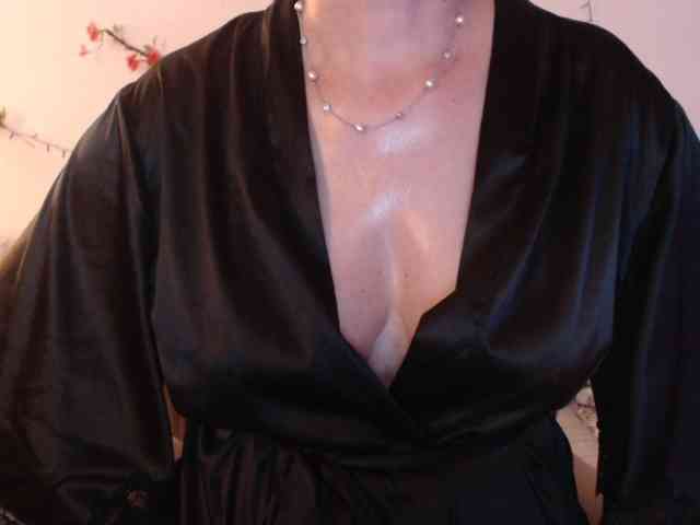 goodSnowQueen webcam