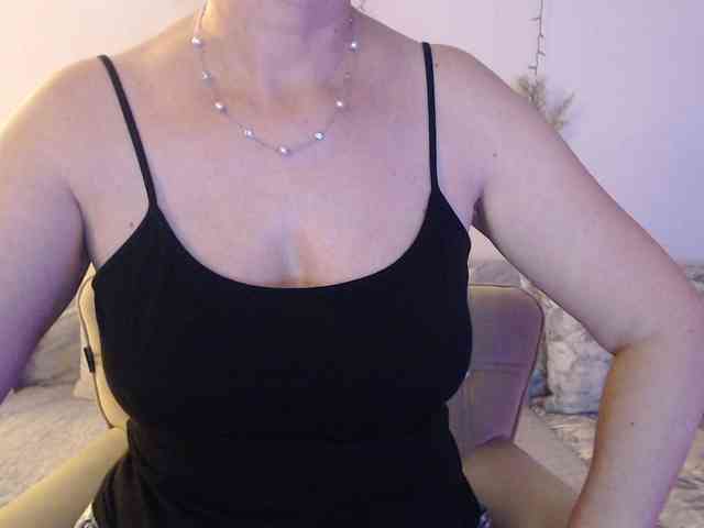 goodSnowQueen webcam