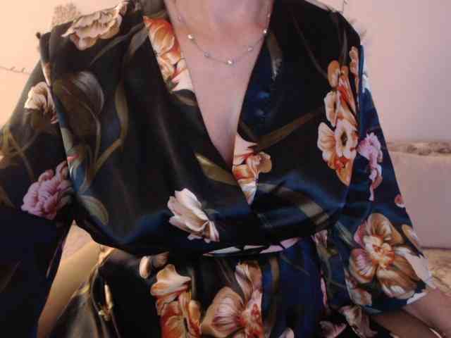 goodSnowQueen webcam