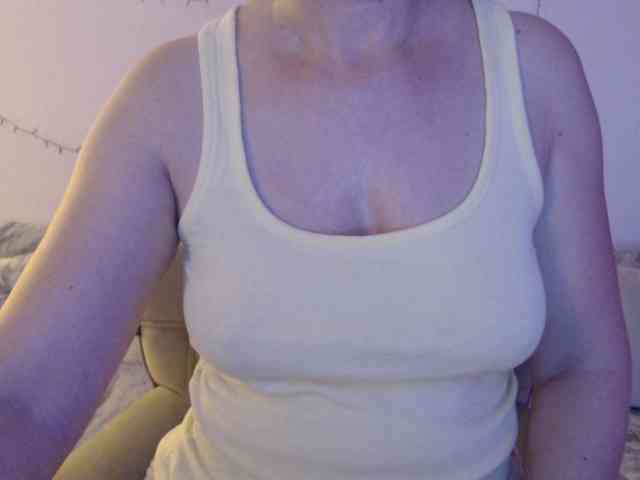 goodSnowQueen webcam