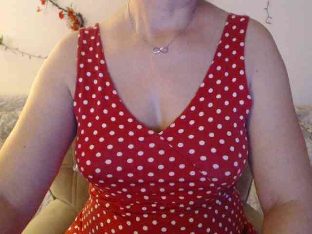 goodSnowQueen webcam