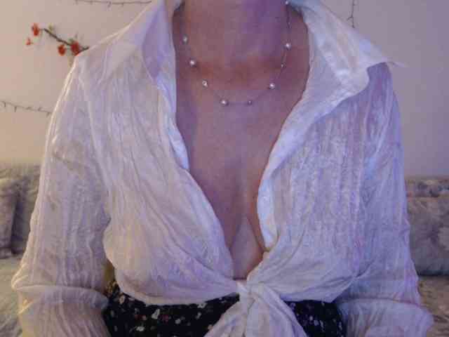 goodSnowQueen webcam