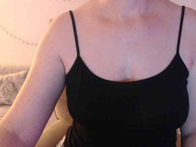 goodSnowQueen webcam