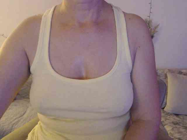 goodSnowQueen webcam