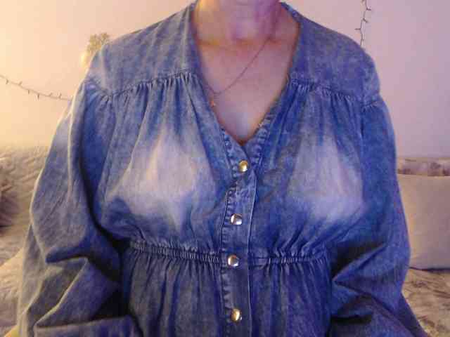 goodSnowQueen webcam