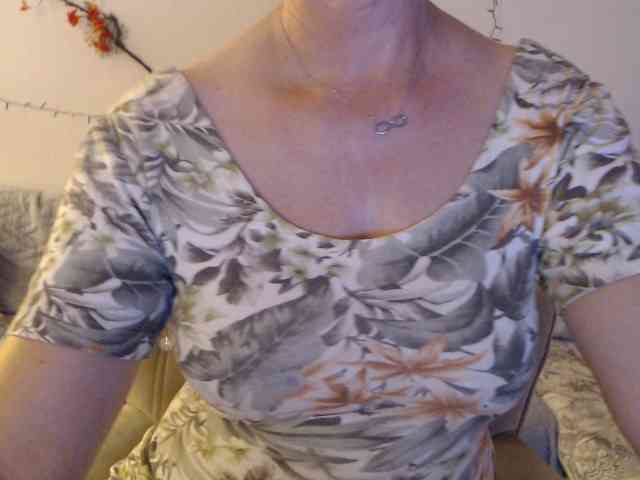 goodSnowQueen webcam