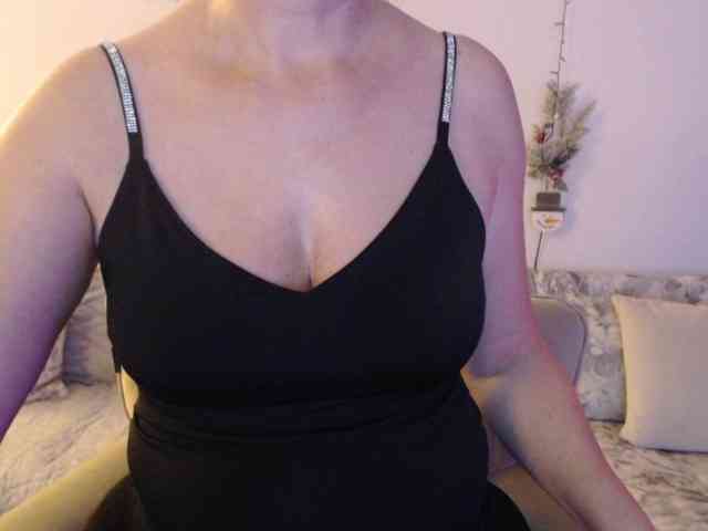 goodSnowQueen webcam