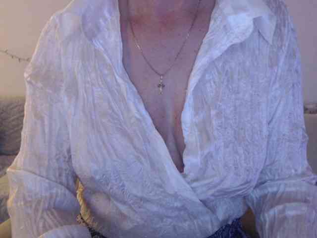 goodSnowQueen webcam