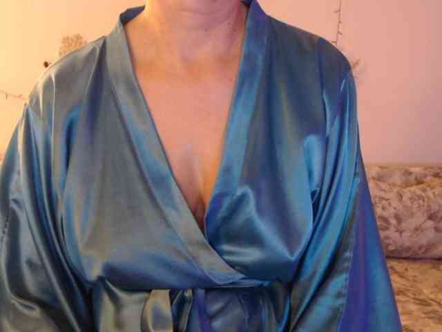 goodSnowQueen webcam