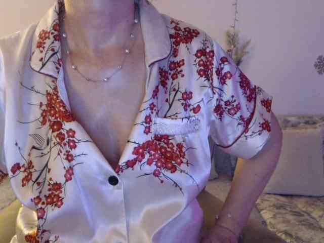 goodSnowQueen webcam