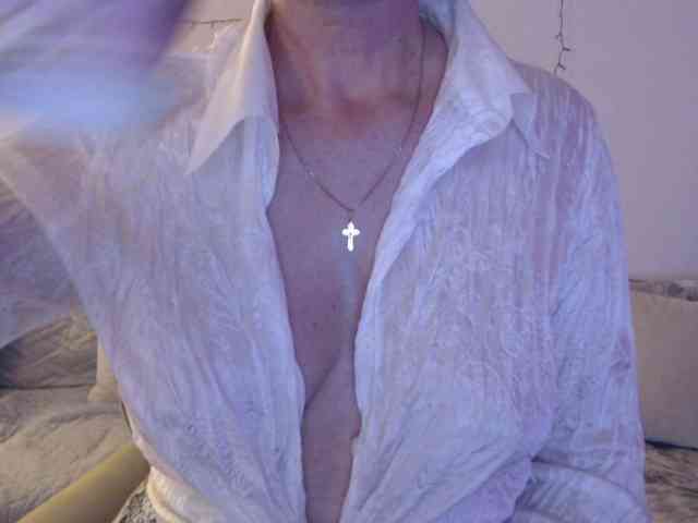 goodSnowQueen webcam