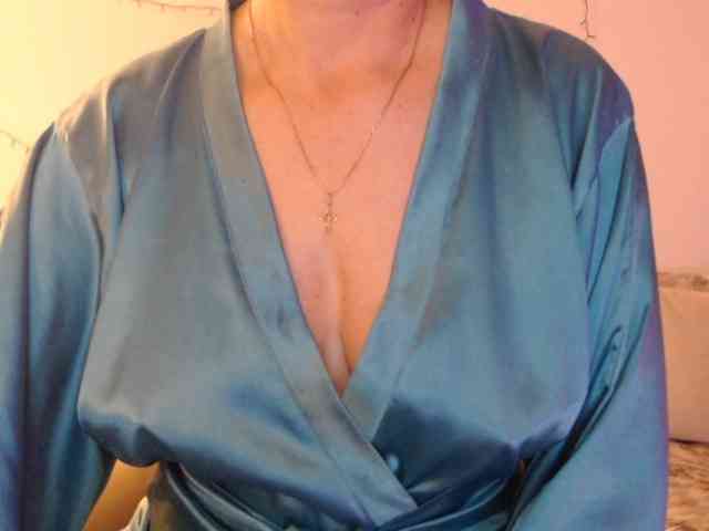 goodSnowQueen webcam