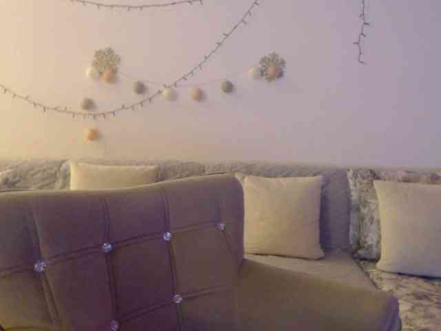 goodSnowQueen webcam