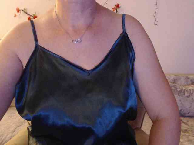 goodSnowQueen webcam