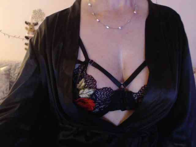 goodSnowQueen webcam