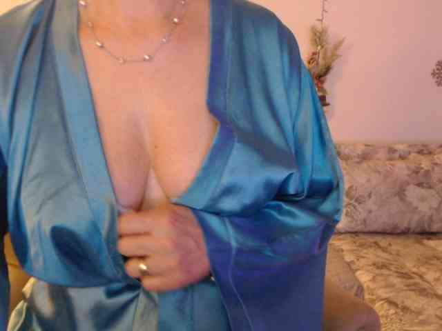 goodSnowQueen webcam