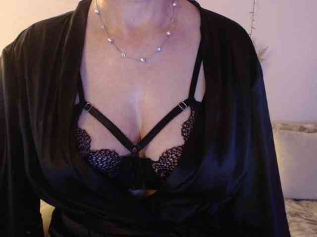 goodSnowQueen goodSnowQueen