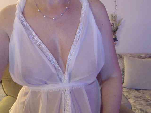 goodSnowQueen webcam